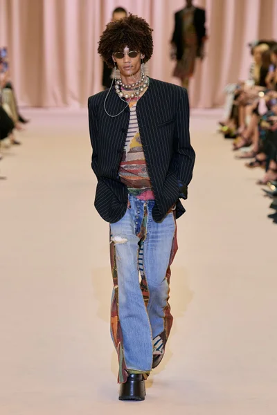 Look 11